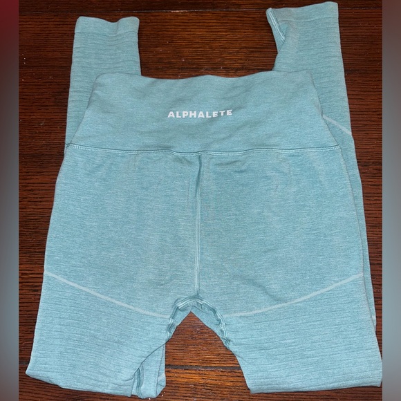 Alphalete OG revival leggings :). - Picture 2 of 7